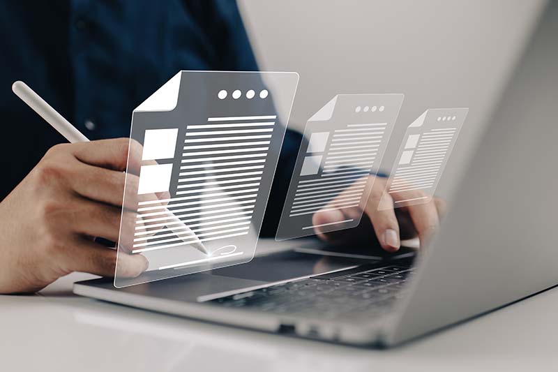 Bizcom Contracts và Bizcom SmartChat