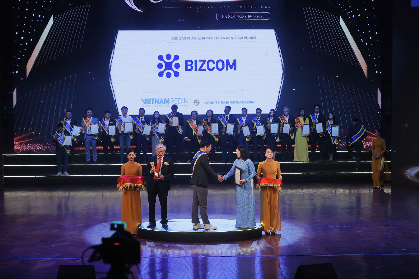 Bizcom chuyển đổi số