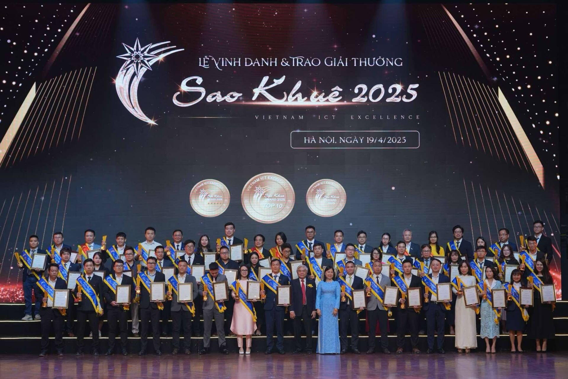 bizcom đạt giải sao khuê